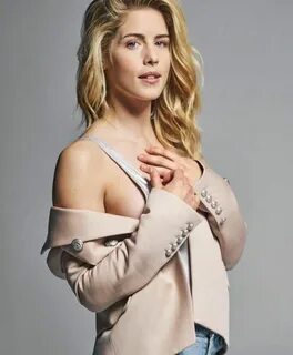 Emily Bett Rickards @emilybettrickards @EmilyBett #EmilyBettRickards #Emily...