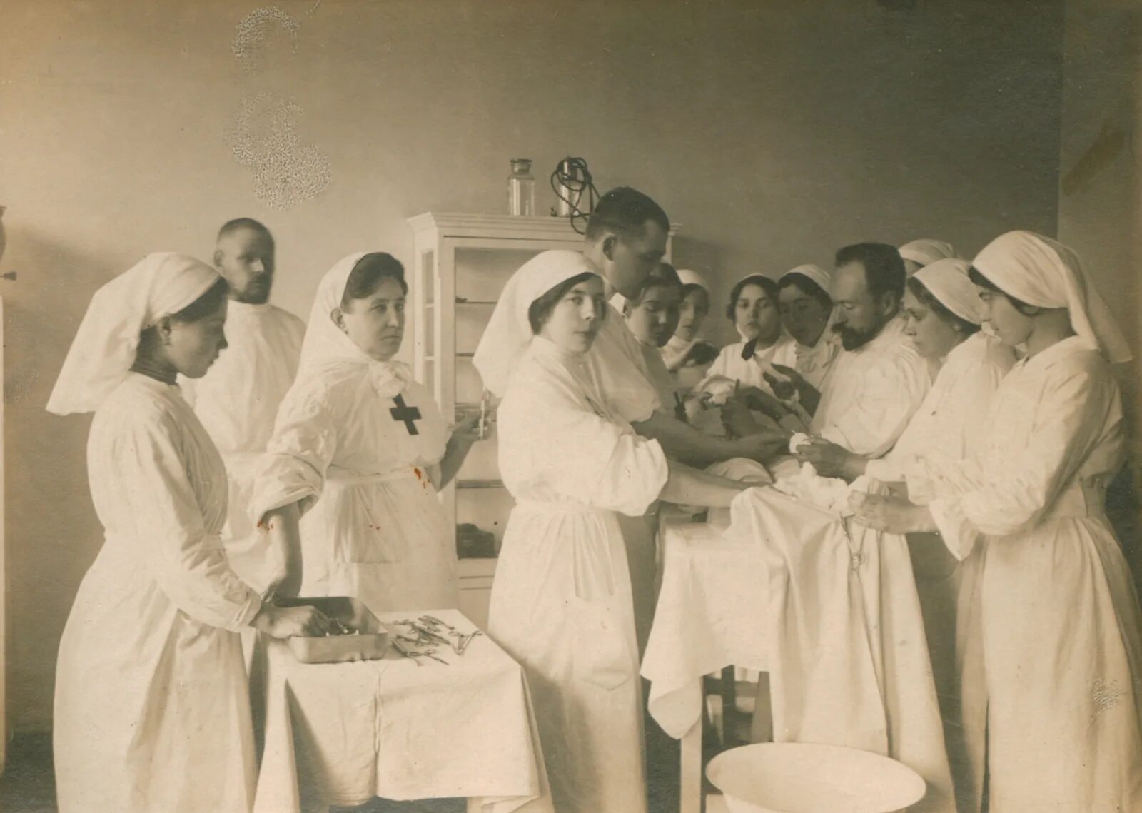 Госпиталь первой мировой войны. Военный госпиталь Кострома. Лазарета 1914 года.