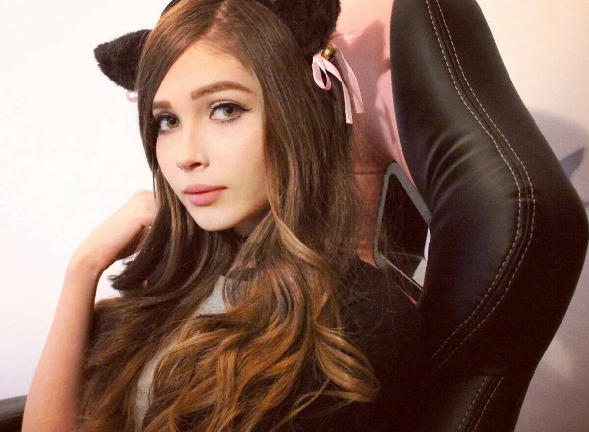 дипфейки карины. дипфейки карины. гаечка стримерша 2022. дипфейки карины. юмилия вебер 18.