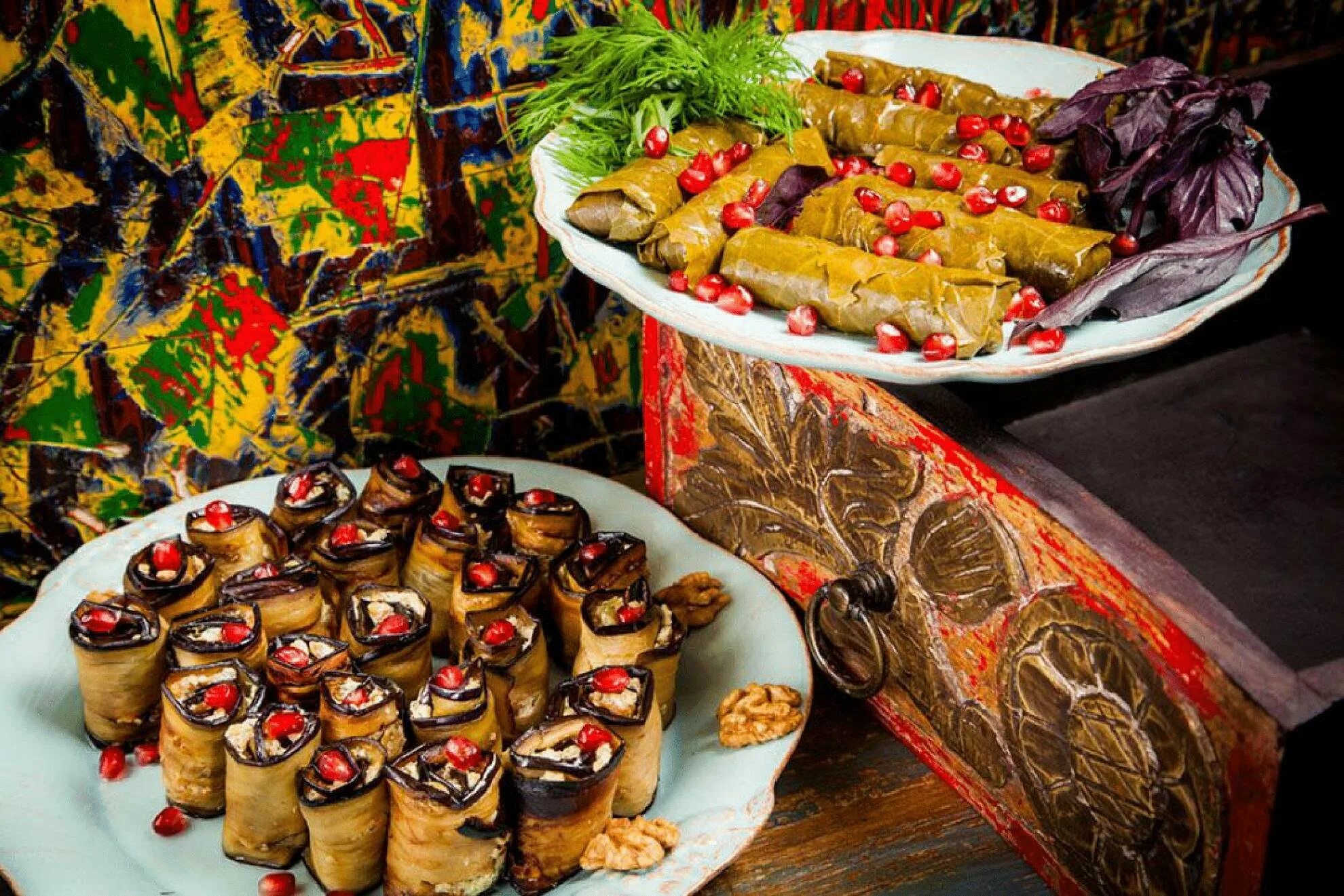 Греческий праздничный стол. Национальная кухня Армении хоровац. Национальные блюда Армении армянский.. Армения еда Национальная толма. Армянская кухня традиции Армении.