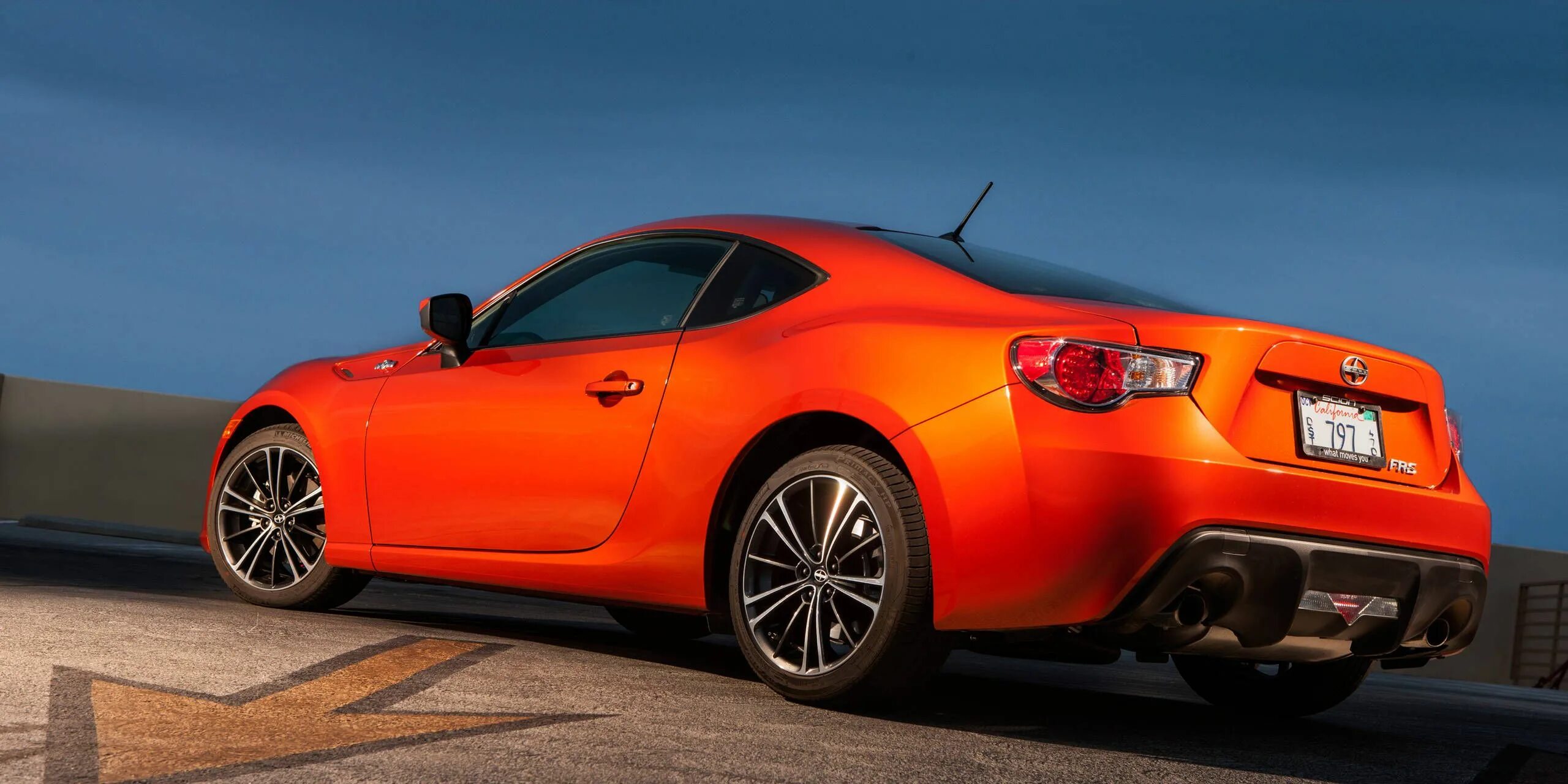 Fr автомобиль. Scion fr-s 2022. Китайский авто zeekr 001. Тойота родстер. Scion frs.
