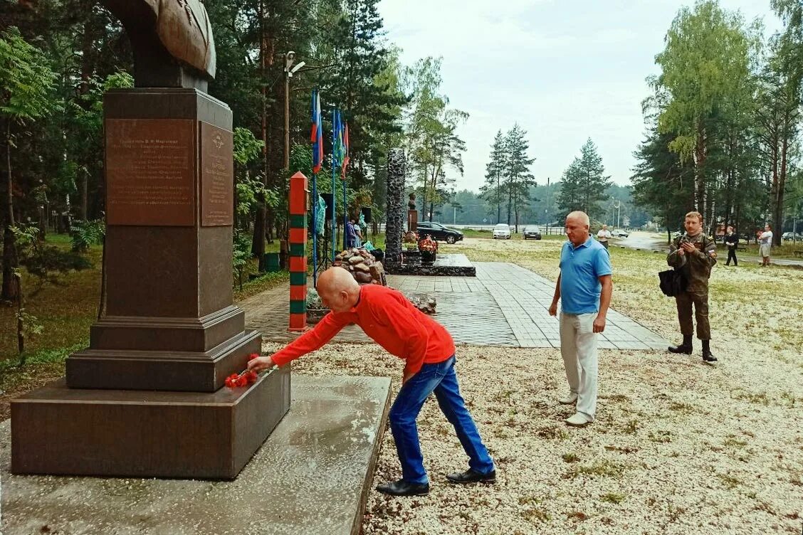 Проект аллеи. Аллея славы глазов. Аллея славы глазов. Аллея героев глазов. Аллея боевого братства.