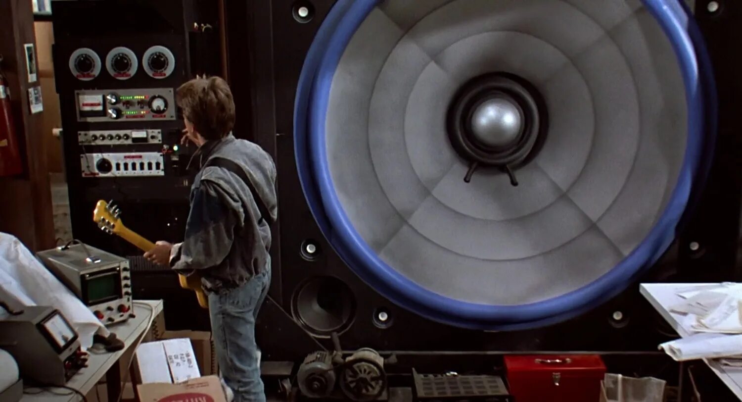 динамик фон. неоновые колонки. громкий звук взрыва. звук взрывает на колонках. огонь обложка.