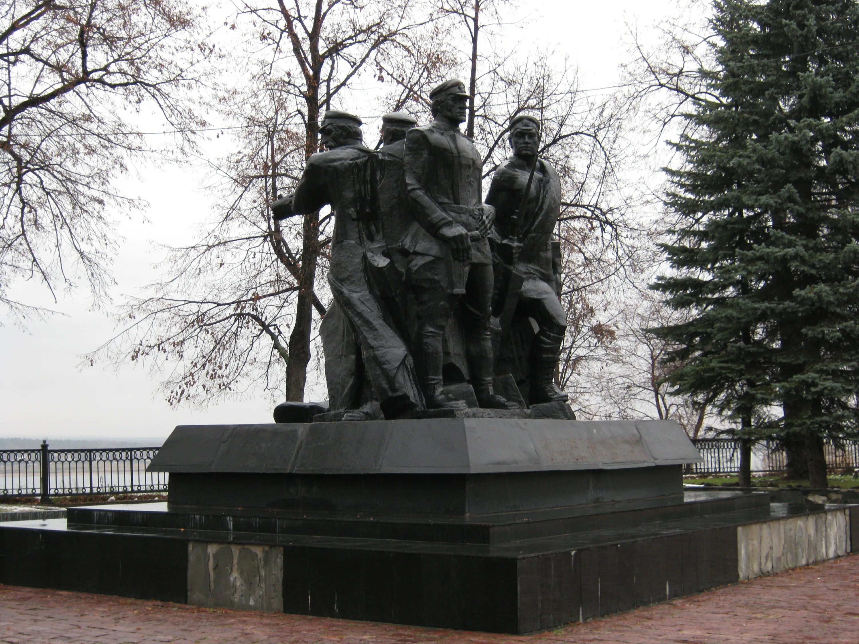 Памятник герою гражданской. Памятник красногвардейцам в колпино. Памятник герою гражданской. Памятник герою гражданской. Памятник герою гражданской.