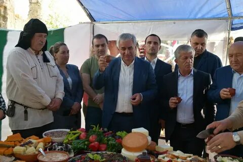Нальчик ярмарка на площади абхазии