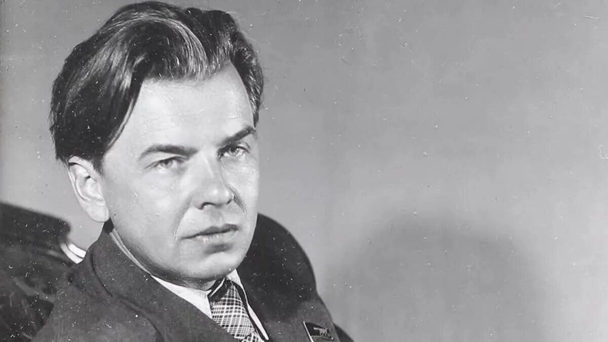 Александр николаевич лодыгин изобрел лампу накаливания. Биография л андреева. Кто был верховным главнокомандующим. Буквы б в г д ж. Деятели позднего ссср.