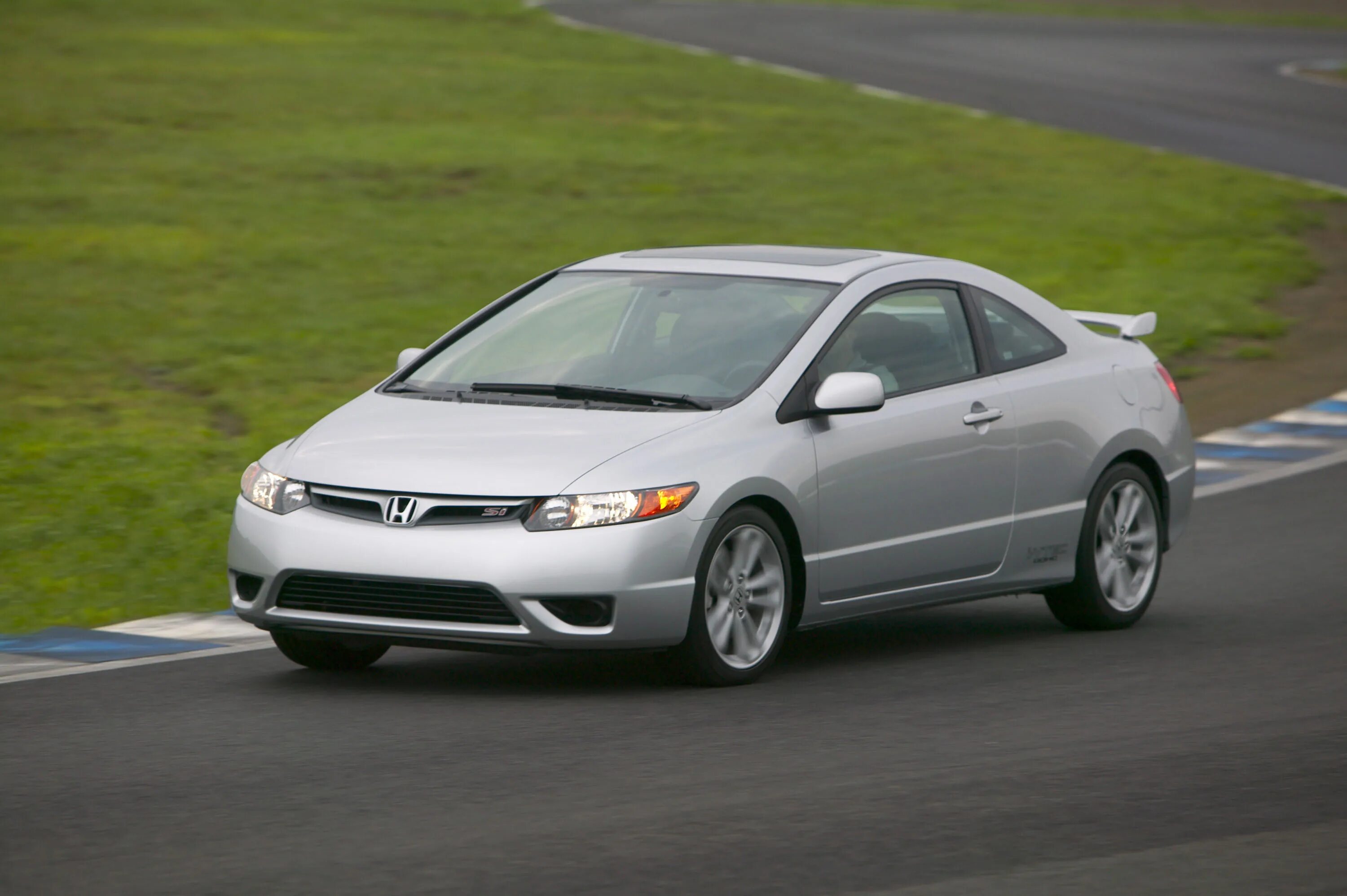 Honda купить в спб. Honda Civic 2006. Honda Civic 2006 хэтчбек. Хонда Цивик 2006 седан. Honda Civic 2006 sedan.