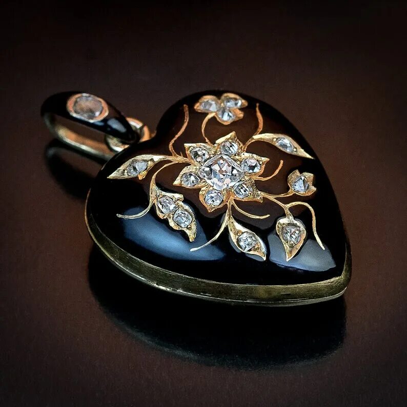 Формы медальонов. Тиффани Локет антиквариат. Antique Locket. Victor Mayer Faberge Enamel Ring. Брильянтовое сердечко в викторианском стиле.