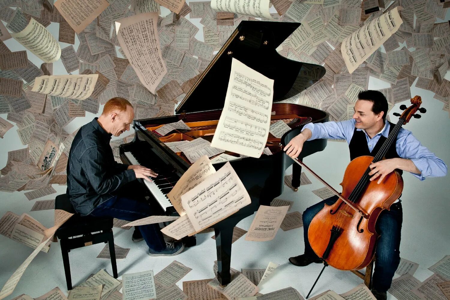 Современное классическое произведение музыкальное. Музыкант the Piano guys. Фотосессия музыканта. Музыканты классика. Рояль the Piano guys.