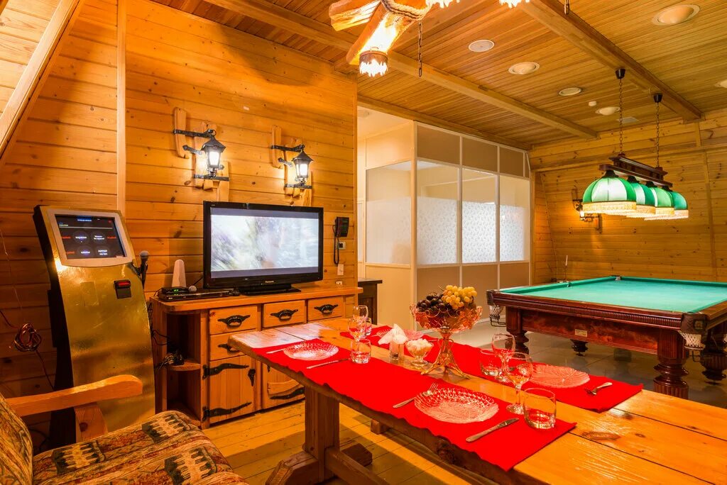 бревенчатая баня. русская баня в москве. бани под москвой. баня рублевская усадьба. красивые бани москвы.