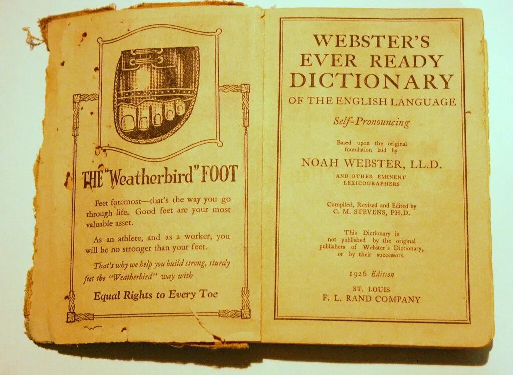 First dictionary. Уэбстер словарь. Американские словари английского языка. Словарь Уэбстера книга. Словарь ноя Вебстера.