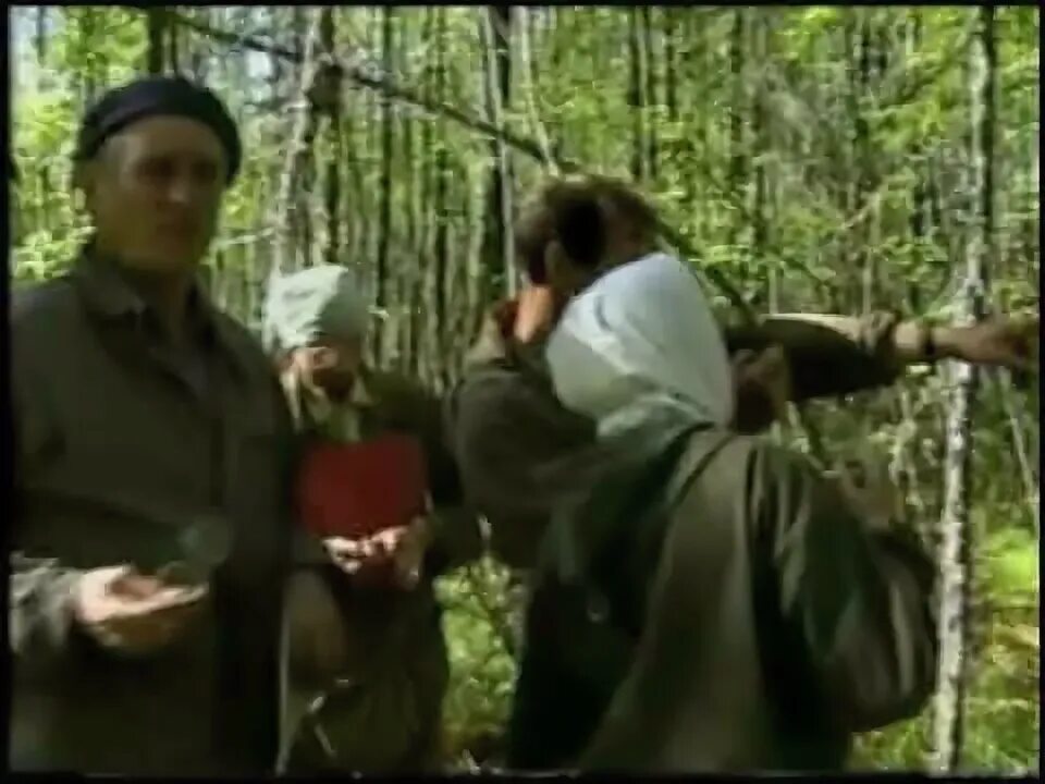 Военные в лесу в палатках зимой. Окапывание снегом палатки. Белоснежная палатка зима. Палатка в снегу. Песня снег над палаткой.