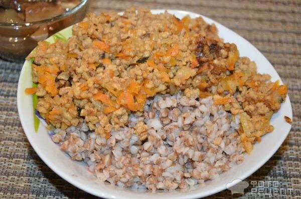 Соевый фарш добавить. Соевый фарш. Нежирные соевые блюда. Соя для котлет как выглядит. Соймик мясо соевое 200 г.