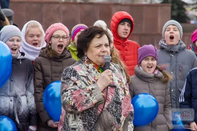 Директор 17 гимназии Пермь. Гимназия 17 Пермь. Директор гимназии 10 Пермь. Гимназия 17 директор