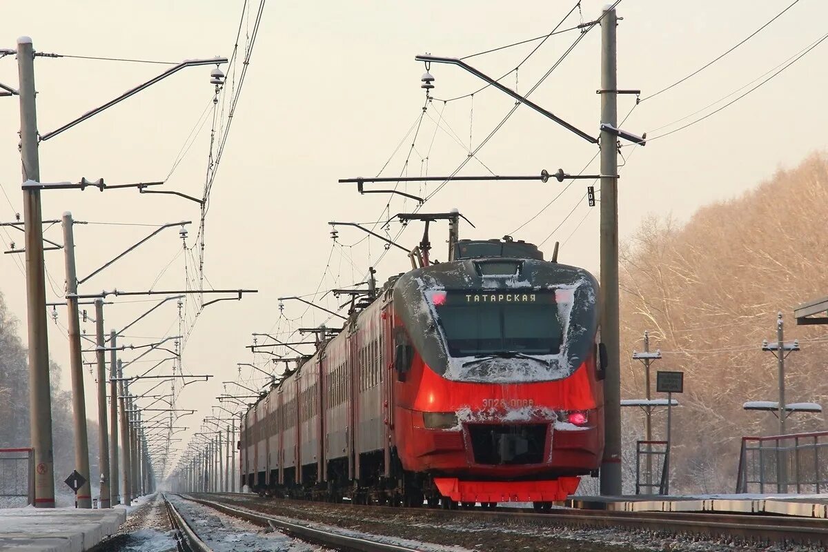 Электропоезд Новосибирск Татарск. Электричка Новосибирск Татарск. Новая электричка Татарск Новосибирск. Электричка 7142 Татарск Новосибирск. Новосибирск татарский сегодня