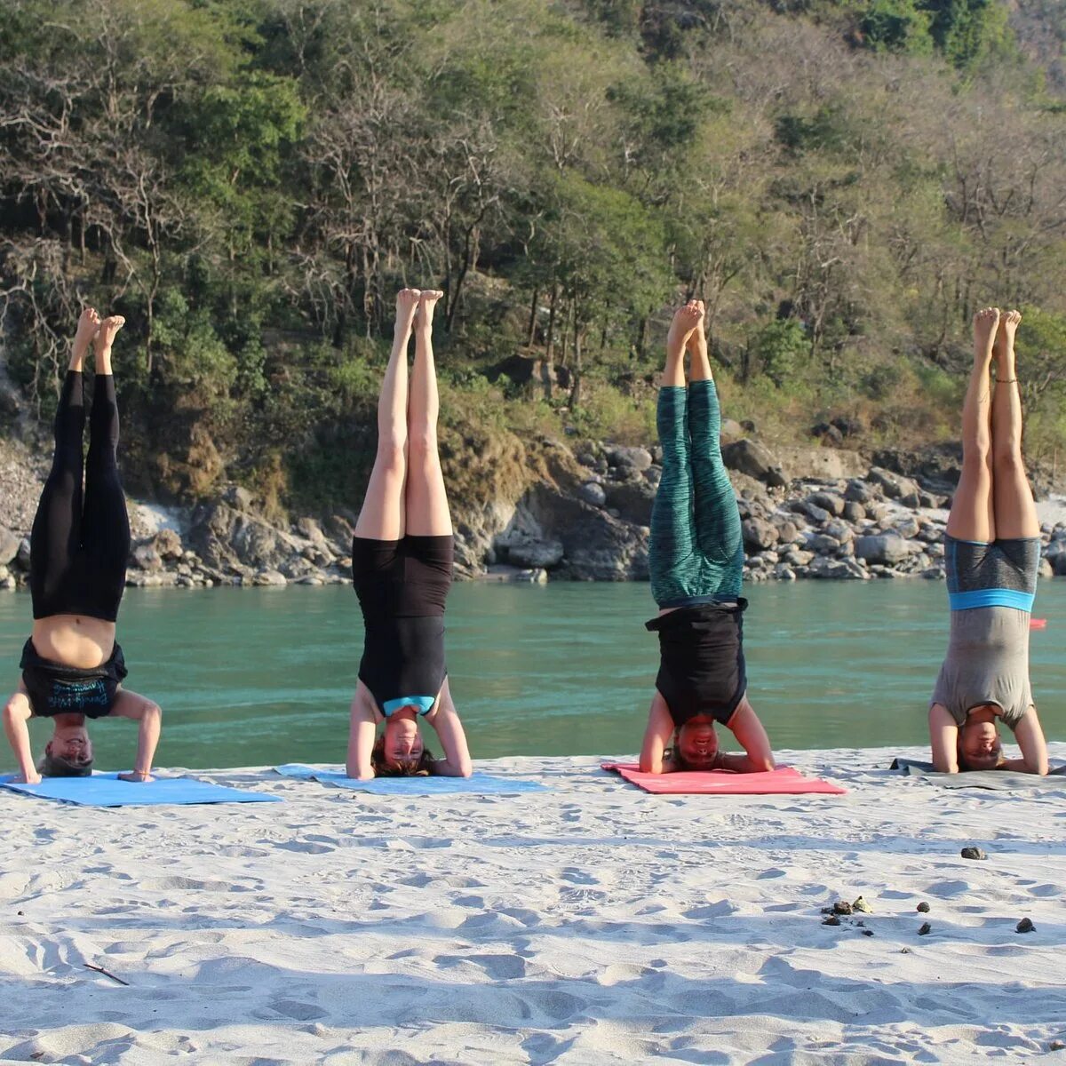 Йоги ришикеш. Индийский пилатес. Мантра йога. Rishikesh Yoga. Ришикеш Индия.