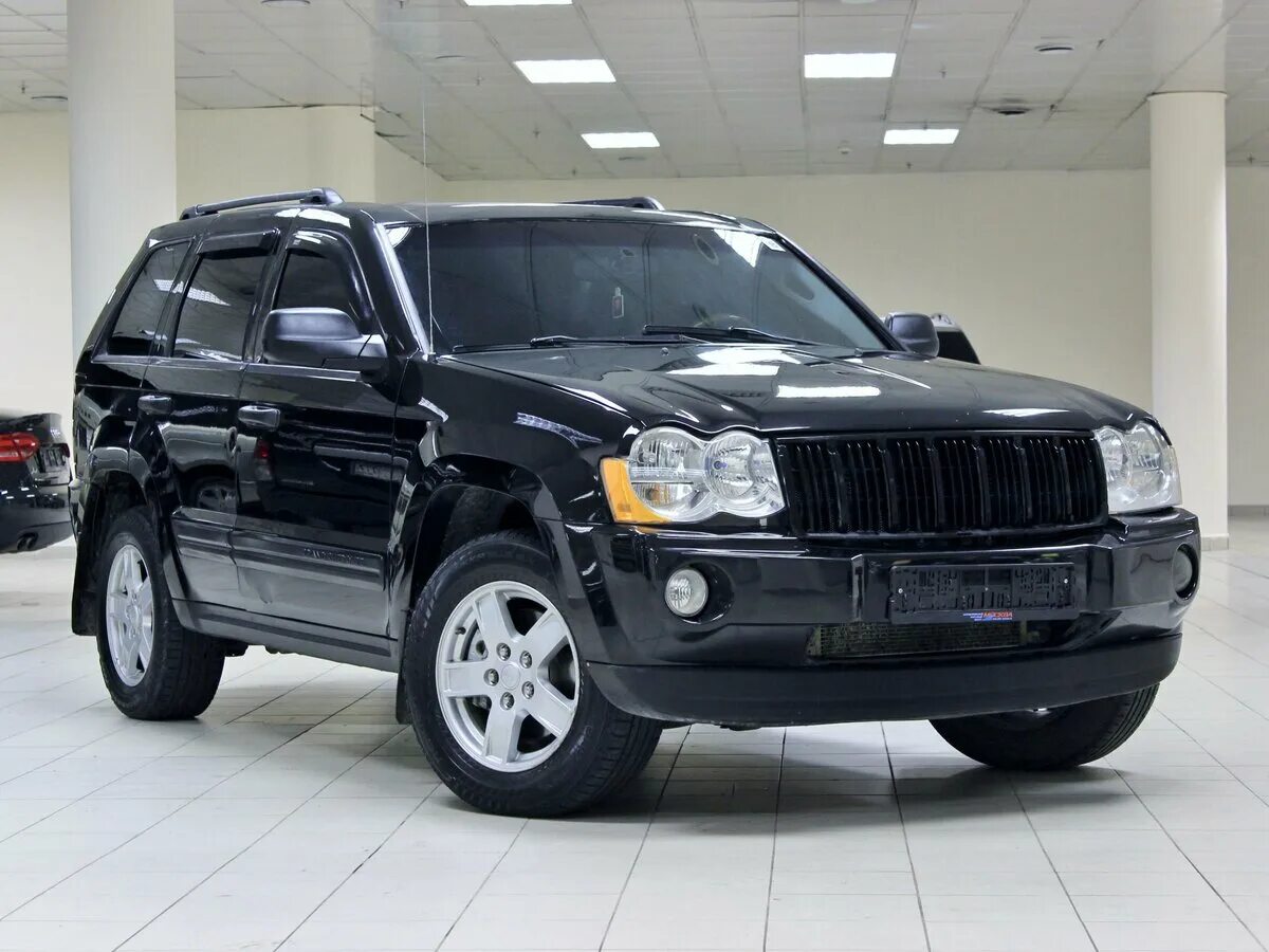 Купить внедорожник московская область с пробегом. Jeep Grand Cherokee 2005. Jeep Grand Cherokee 3. Джип Гранд Чероки 2005. Jeep Grand Cherokee 2005-2010.