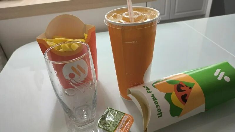 стаканчик вкусно и точка