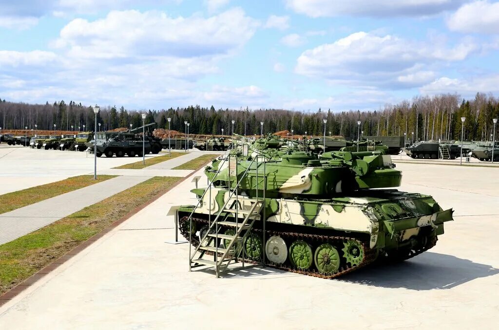 Военные музеи подмосковья. Музей военной техники Патриот в Кубинке. Москва Кубинка парк Патриот. Парк Патриот Кубинка музей. Парк Патриот Кубинка 2023.