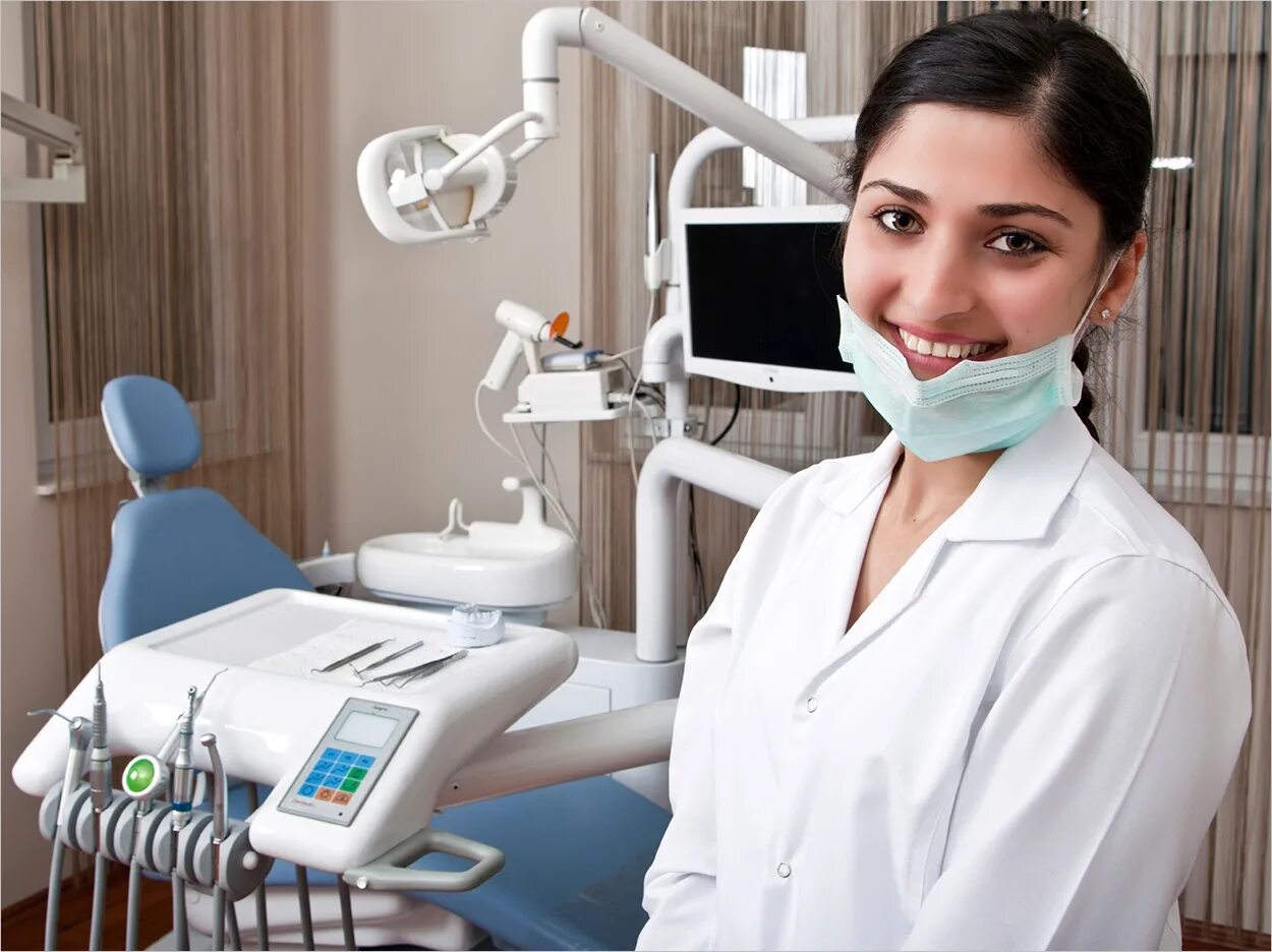 Стоматолог цена отзывы. Медсестра стоматологии. Медсестра ассистент стоматолога. Стоматология ассистент. Стоматологический Факультет.