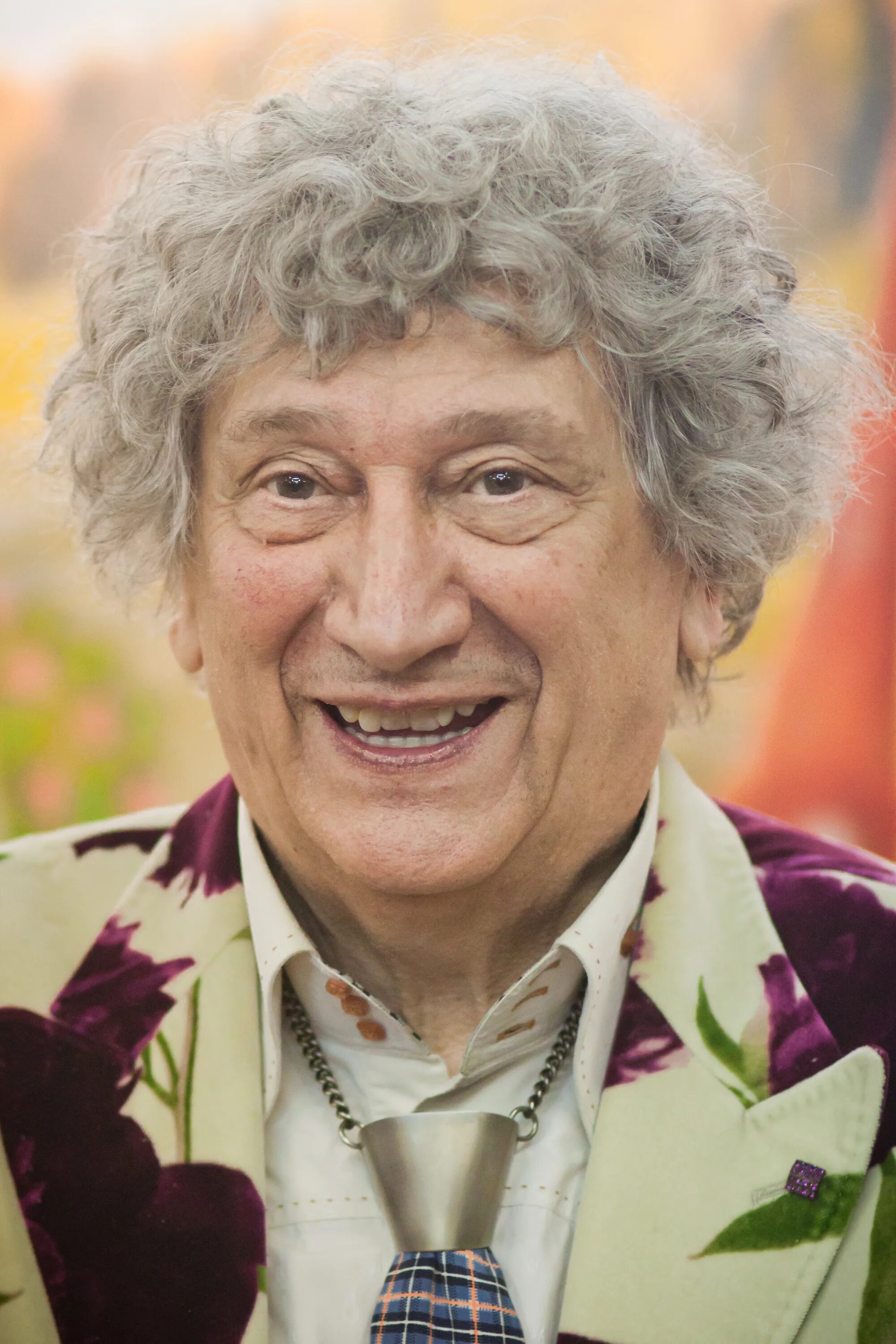 Юрий энтин портрет. Поэт юрий энтин. Юрий энтин портрет. Ю энтин биография для детей. Сколько лет юрию энтину поэту.