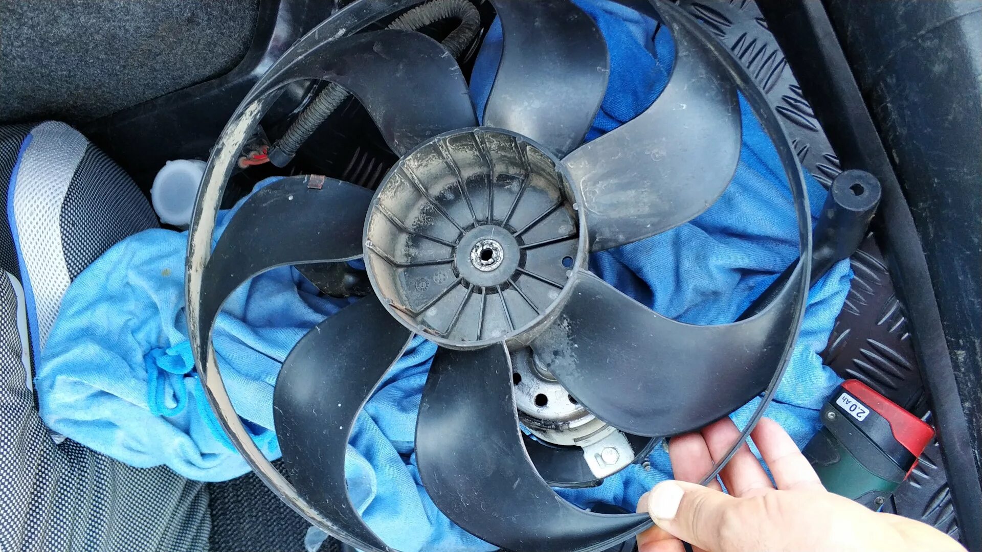 Skoda Octavia Tour вентилятор радиатора. Вентилятор охлаждения Фабия 2 1.4.