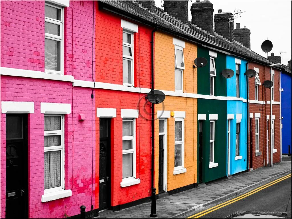 Яркие фасады домов. Цветные фасады домов. Разноцветный фасад. Разноцветные фасады домов. Colorful houses