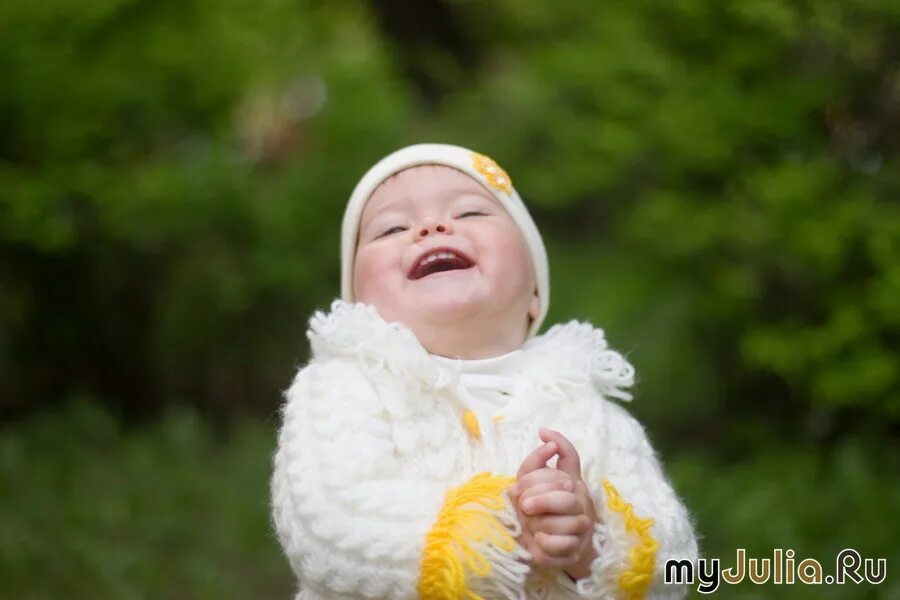 Улыбка мамы. Милей улыбки нет. Милей улыбки нет. Ребенок улыбается. Милей улыбки нет.