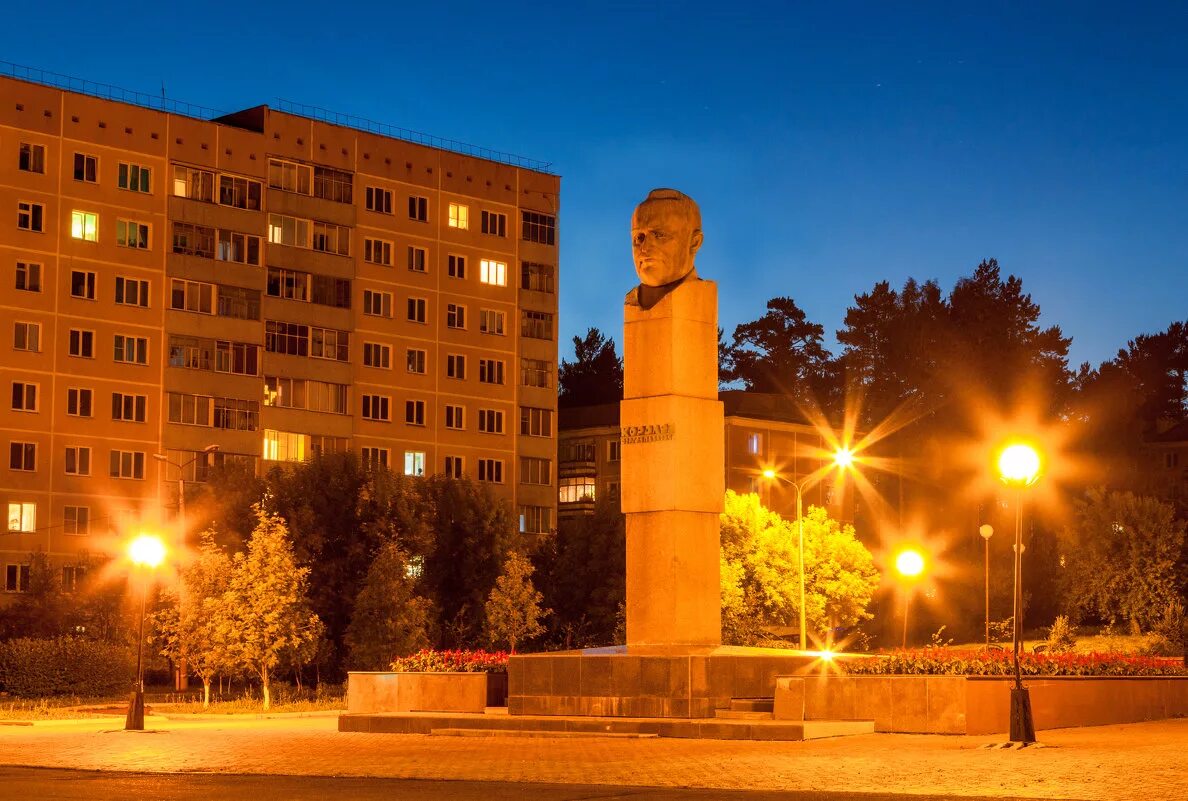 железногорск красноярский край гора. памятники железногорска красноярского края. памятники железногорска красноярского края. железногорск красноярский край памятники города. стелла строителям железногорск красноярский край.