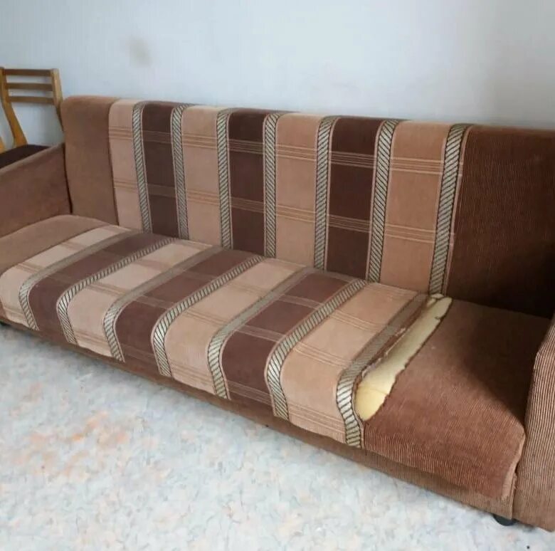 Огромный широкий диван б/у. Диван б/у торг. Мягкая мебель в Новошахтинске. Диваны в Котельнич б.у. Б у диван в хорошем состоянии
