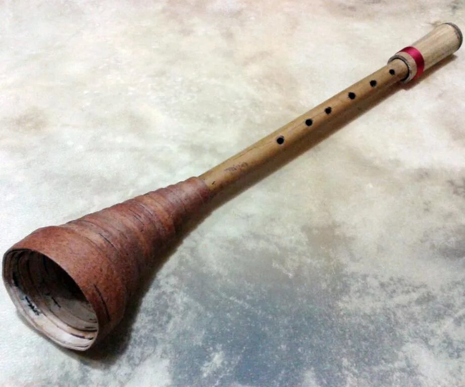 жалейка музыкальный. налейка духовой музыкальный. жалейка музыкальный. жалейка музыкальный инструмент. народный духовой инструмент жалейка.