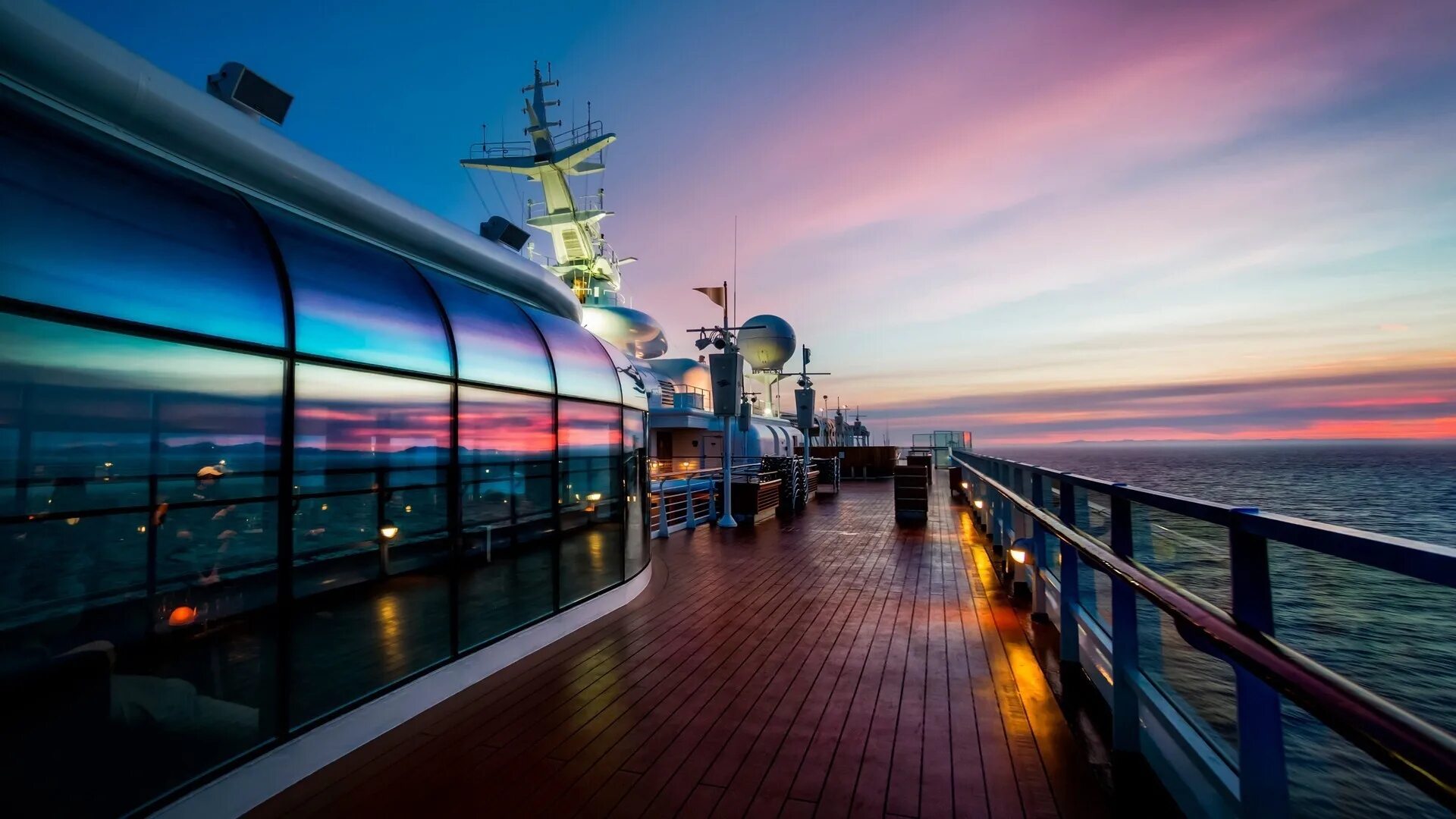 On board the ship. Палуба корабля. Вид с палубы корабля. Вид с корабля на море. Палуба яхты.