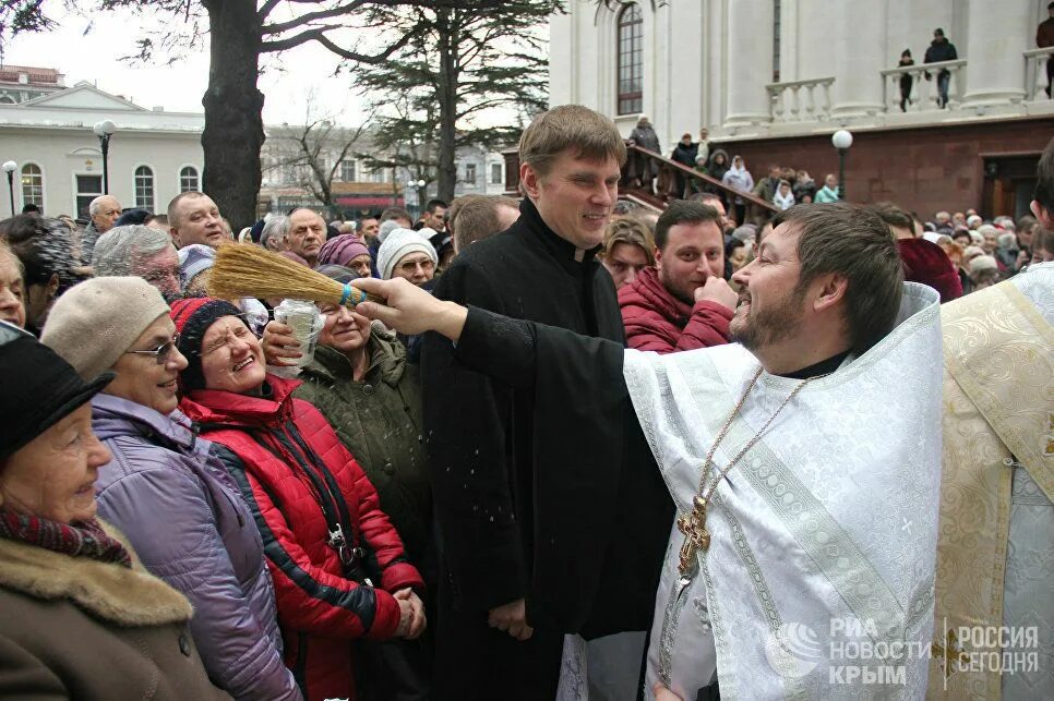 Симферополь сейчас сегодня. Церковь в Симферополе с крестильной. Последние события в Крыму. Крещение в Крыму.