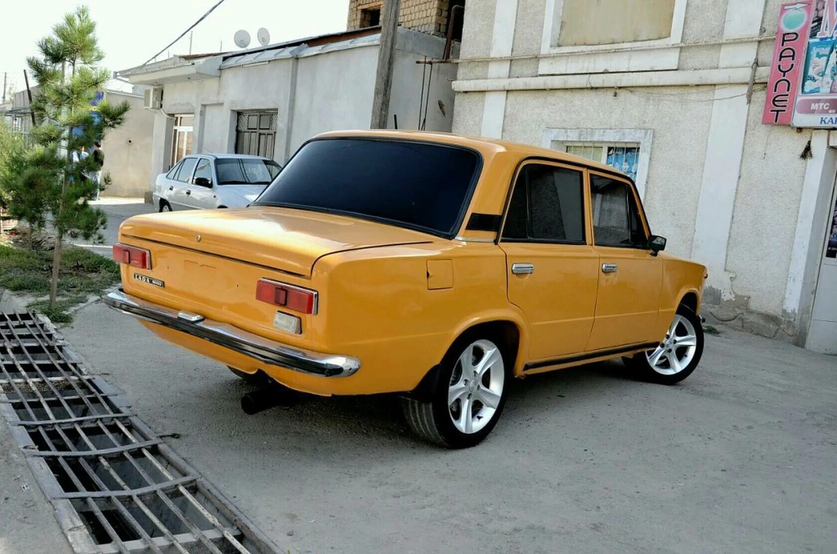 Кок жигули узбекский. ВАЗ 2106 Tuning Samarqand. ВАЗ 2107 Самарканд.