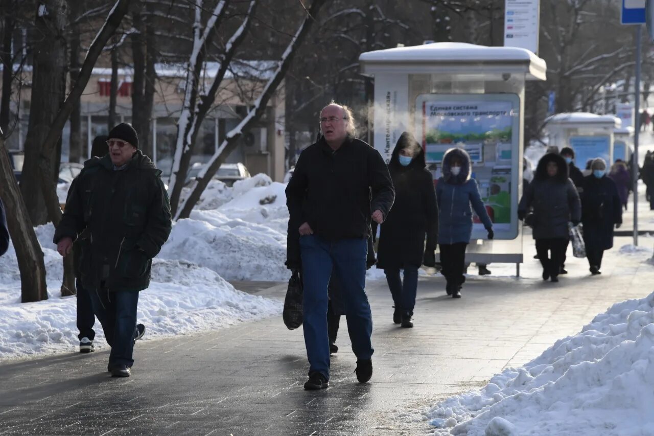 Жители Москвы. Похолодание. Похолодание в Москве. Резкое похолодание.