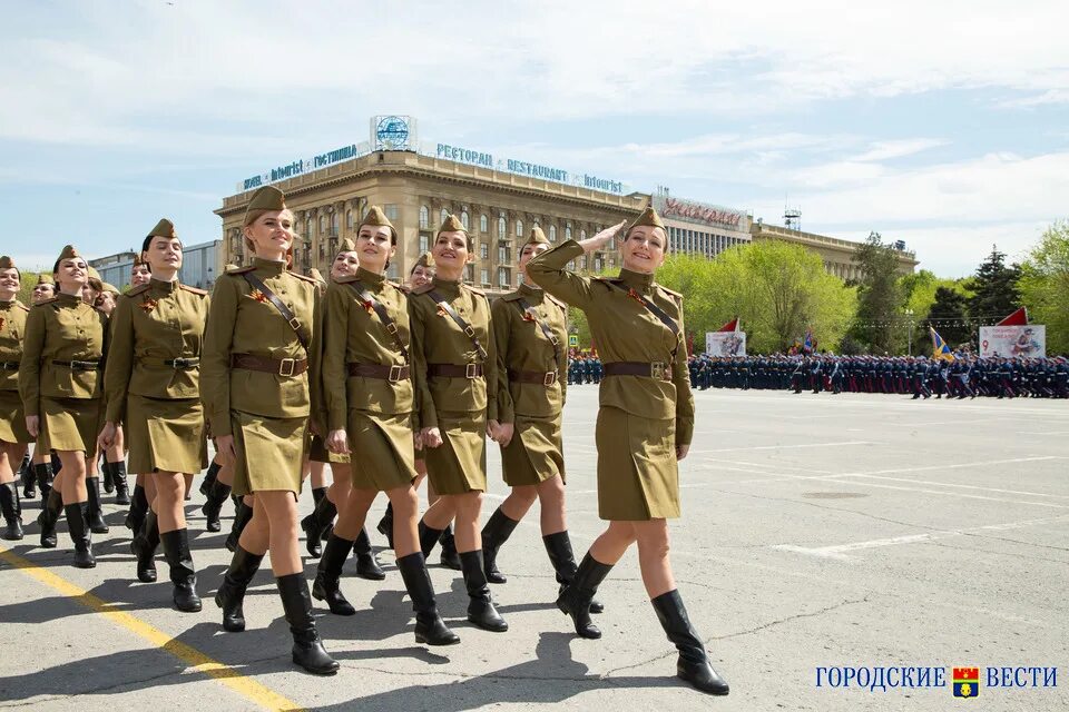 Парад 9 мая волгоград. Парад Победы 2021 в Волгограде. Парада Победы на 9 мая в Волгограде. Парад Победы 2022 Волгоград. Парад 9 мая 2021 Волгоград.