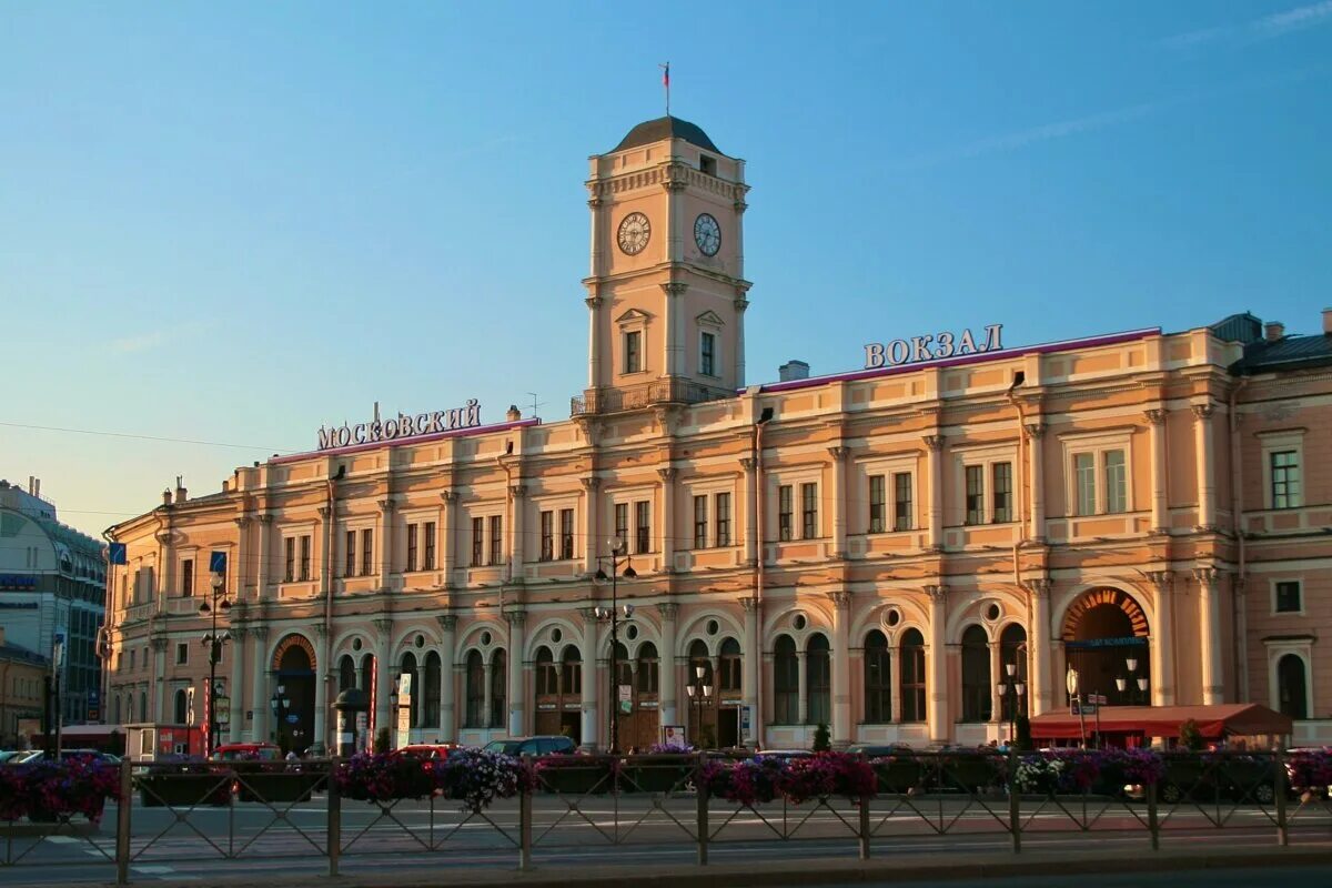 Московский вокзал спб где. Московский вокзал Санкт-Петербург. Московский вокзал тон. К А тон Московский вокзал в Санкт-Петербурге. Московский вокзал Санкт-Петербург Архитектор.