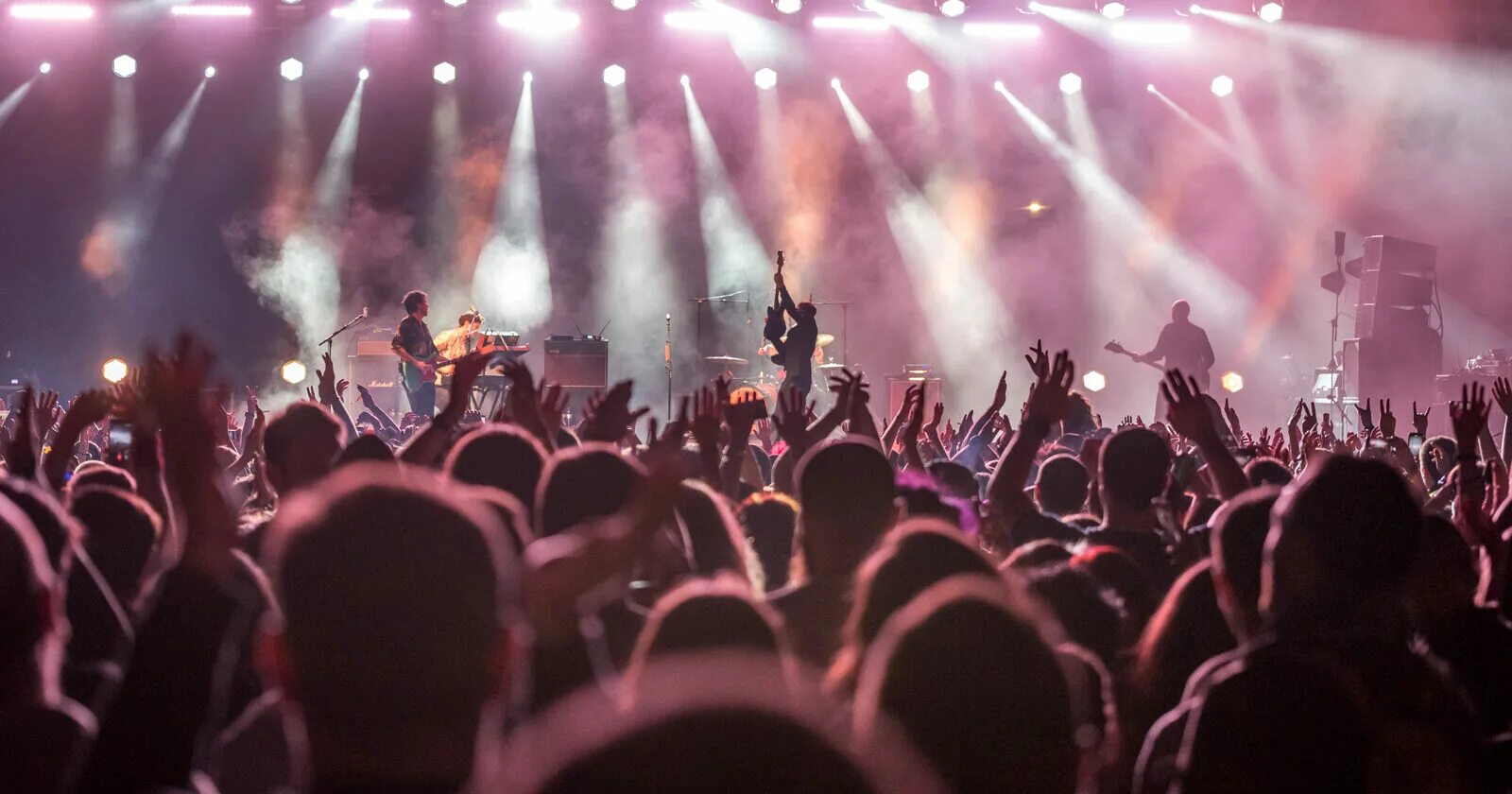 Опен эйр рок фестиваль. Фестиваль tbilisi open air 2022. Концерт open air. Сцена для опен эйра. Фестиваль open air fest.