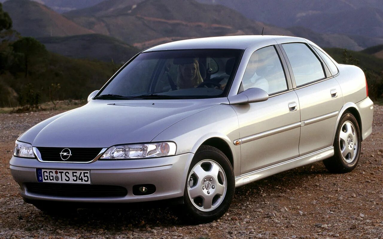Опель вектра б беларусь. Opel Vectra 1999. Opel Vectra 1.8. Opel Vectra b 1995 - 2000 седан. Опель Вектра б 1.6 1999.