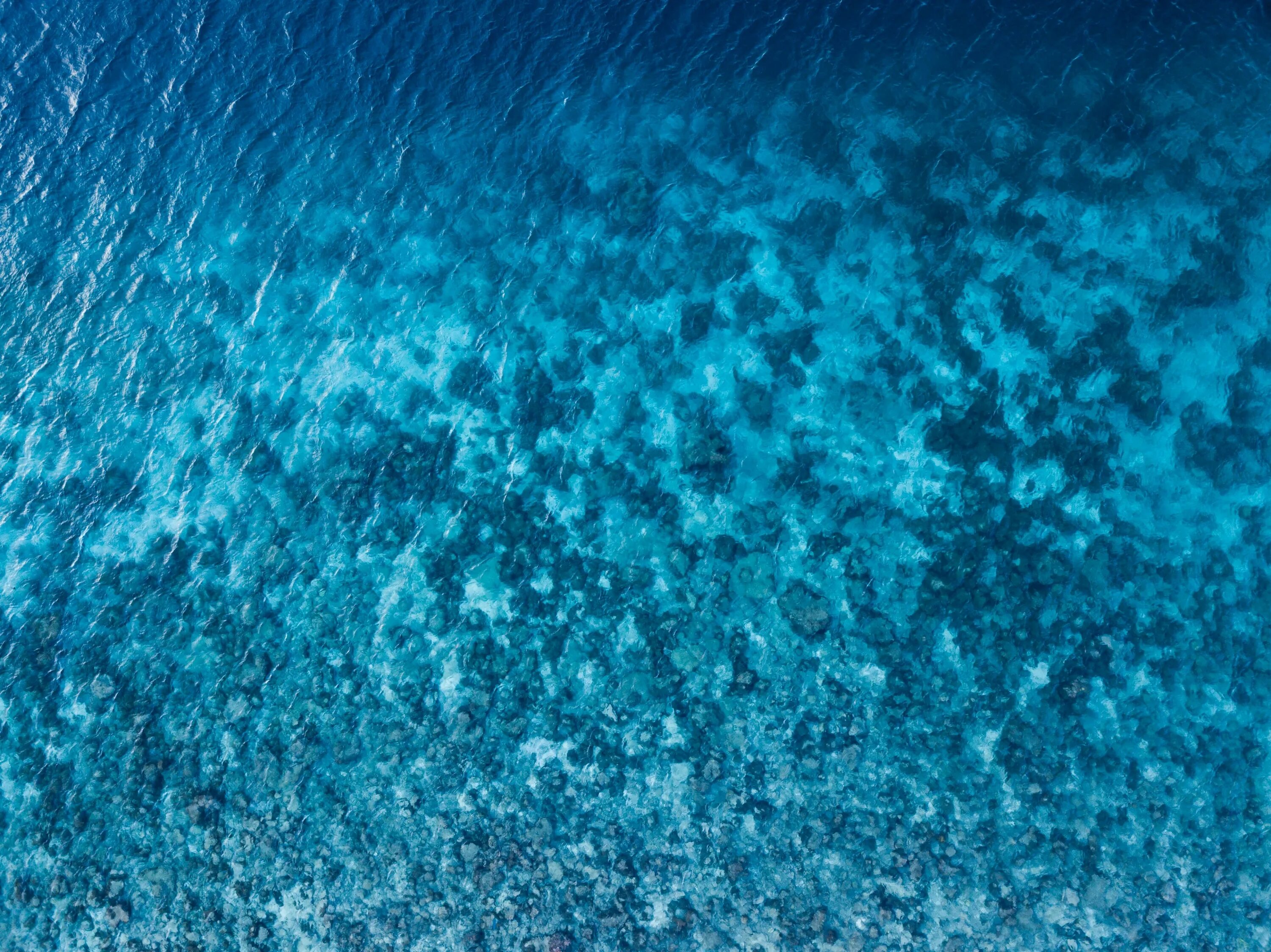 Голубая вода. Синяя вода. Синий (Ocean Blue). Свинцово синяя вода.