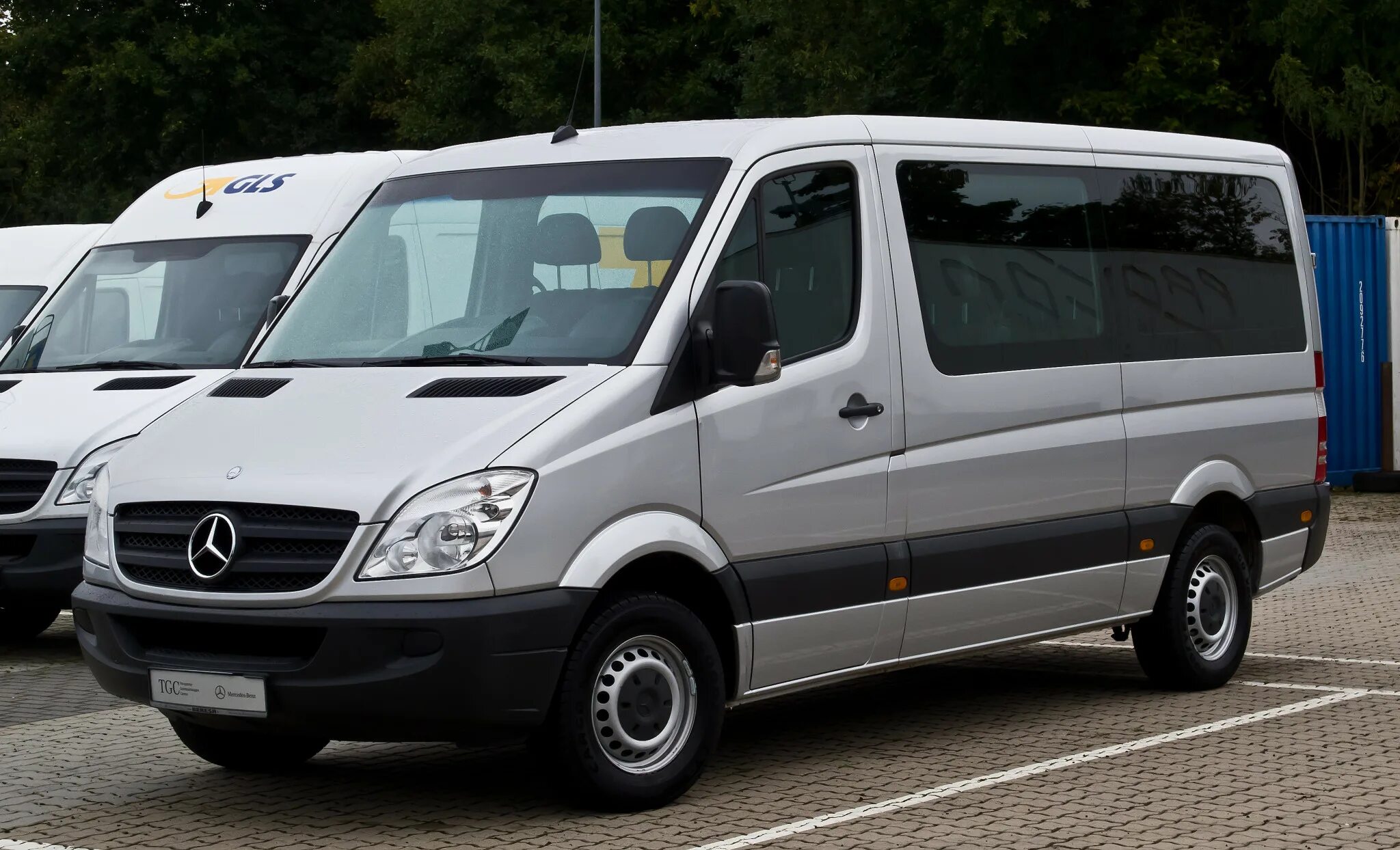 Мерседес спринтер модели. Mercedes-Benz Sprinter 211 CDI. Мерседес 211 CDI Sprinter. Mercedes-Benz Sprinter 906. Mercedes Sprinter 906.