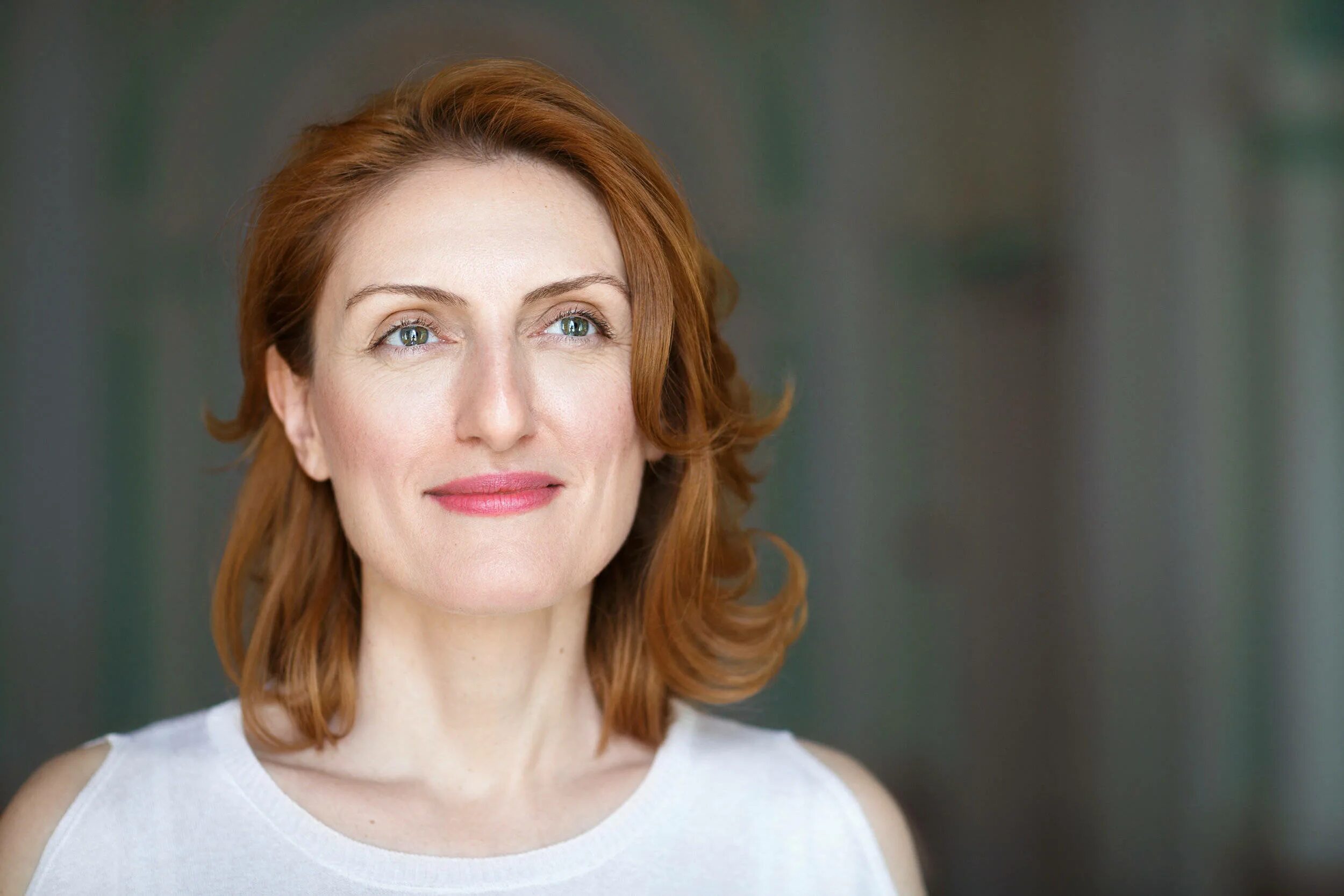 Портрет наринэ абгарян. Писательница наринэ абгарян. Наринэ абгарян. Нарине. Наринэ абгарян книги.