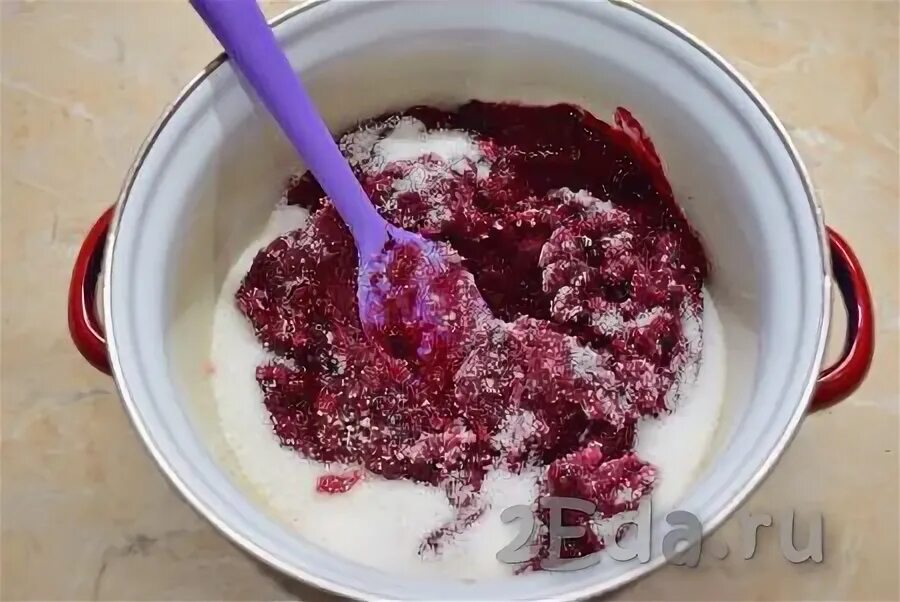 Конфи из смородины с крахмалом. Конфитюр с кукурузным крахмалом. ягодное конфитюр для торта с крахмалом.