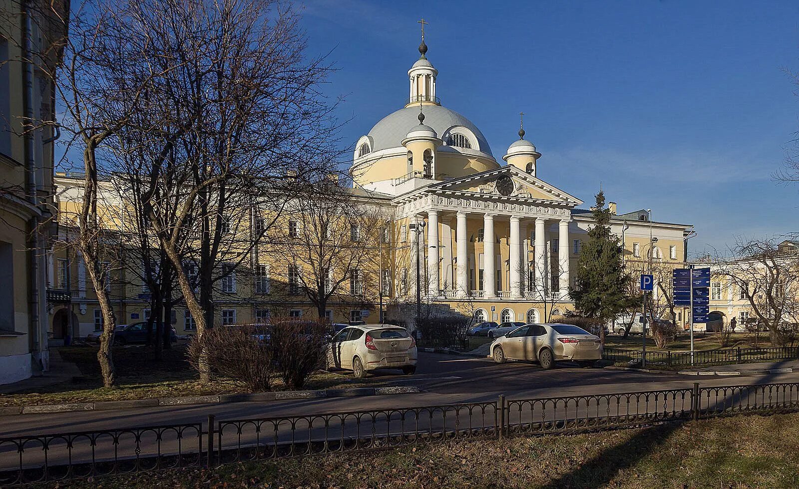 Первая городская. Голицынская больница Казаков. Архитектор Казаков Голицынская больница. Матвей Казаков Голицынская больница. Голицынская больница (1796—1801).