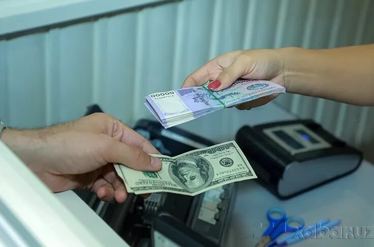 Рубил канча. Kurs valyuta Uzbekistan Dollar Kursi. Валюта Узбекистана к доллару. Доллар в Узбекистане. Валюта айрибошлаш.