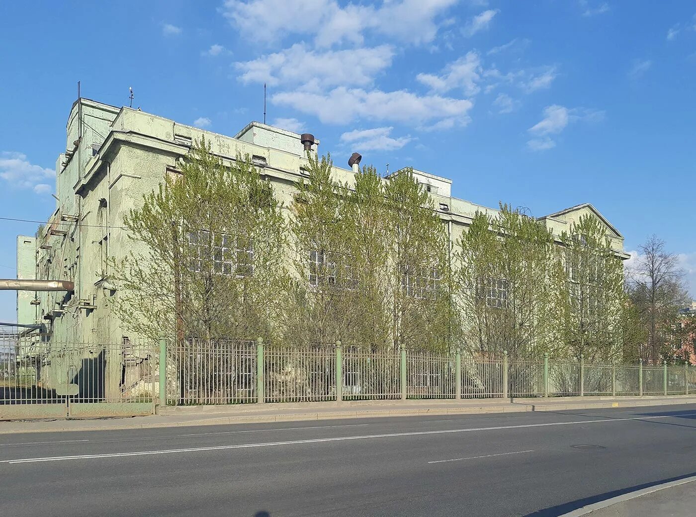 Октябрьская 108 санкт петербург. Партизана германа 3 бомбоубежище. 104а. Москва нижний сусальный переулок 5с26 gazgolder. Октябрьская набережная санкт-петербург.