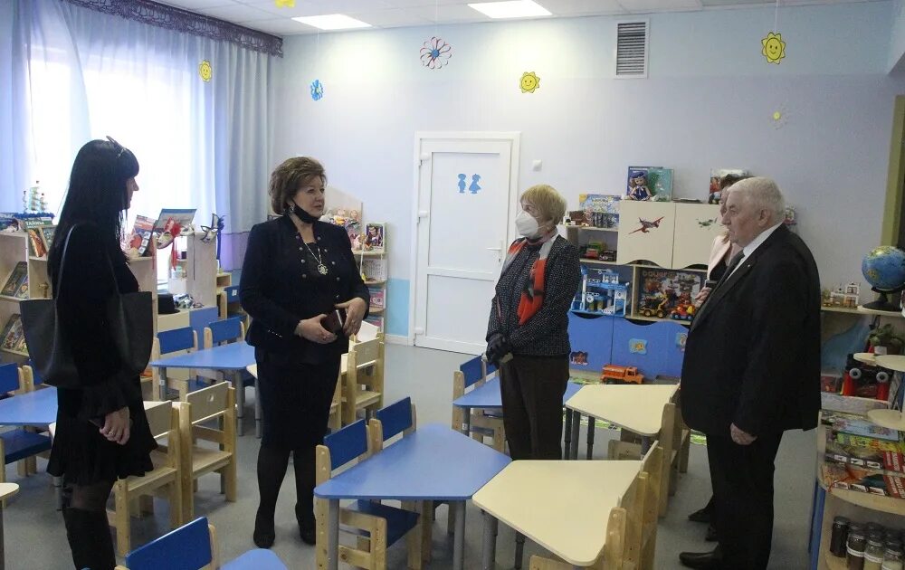 Праздник весны и труда в россии. 7 октября всемирный день действий профсоюзов за достойный труд в 2022. Площадь профсоюзов архангельск фото. Площадь труда санкт-петербург. 1 мая праздник.