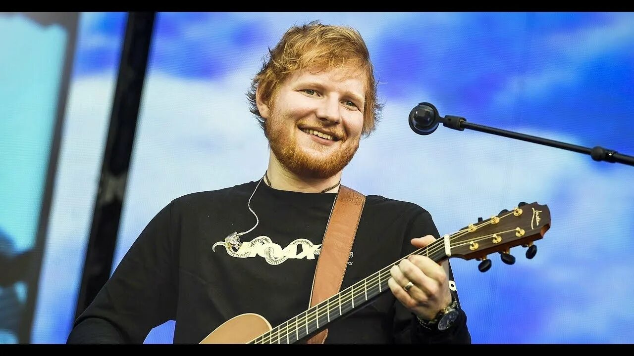 Эд ширан на гитаре. Эд ширан. эд ширан с гитарой. ed sheeran 2025. эд ширан грэмми.