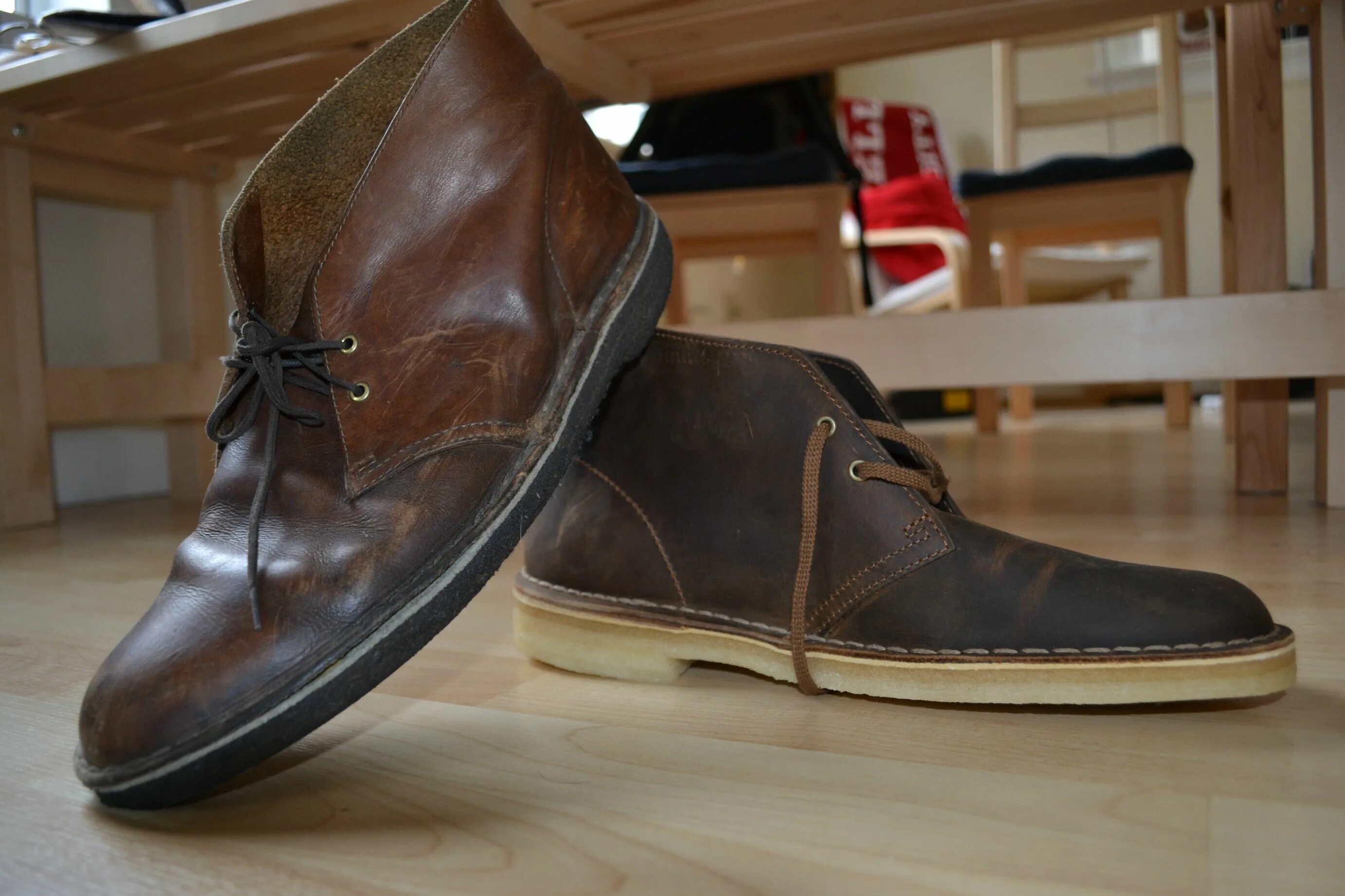 Rr collection цены. Обувь маленьких мужчин. Коллекция обуви 70 годов мужская. Коллекцией обуви Daya. Clarks est 1958.