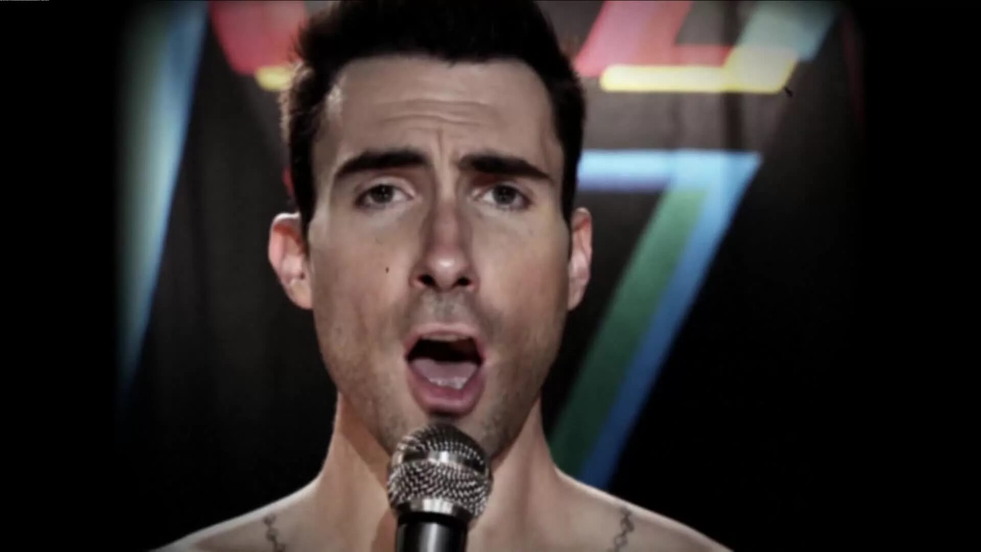 Maroon 5 moves like jagger. Like jagger. Марун 5 лайк джаггер. Марун файв мик джаггер. Kármán line - like a machine - 2023.